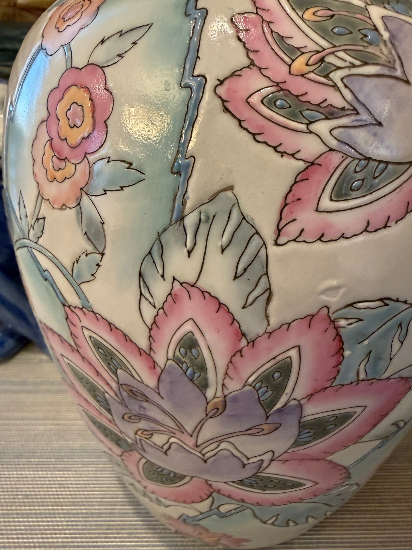 Vintage Chinoiserie Floral Lidded Melon Jar Vase