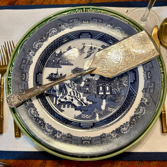 Sparkling vintage Silver plate baroque serving  piece