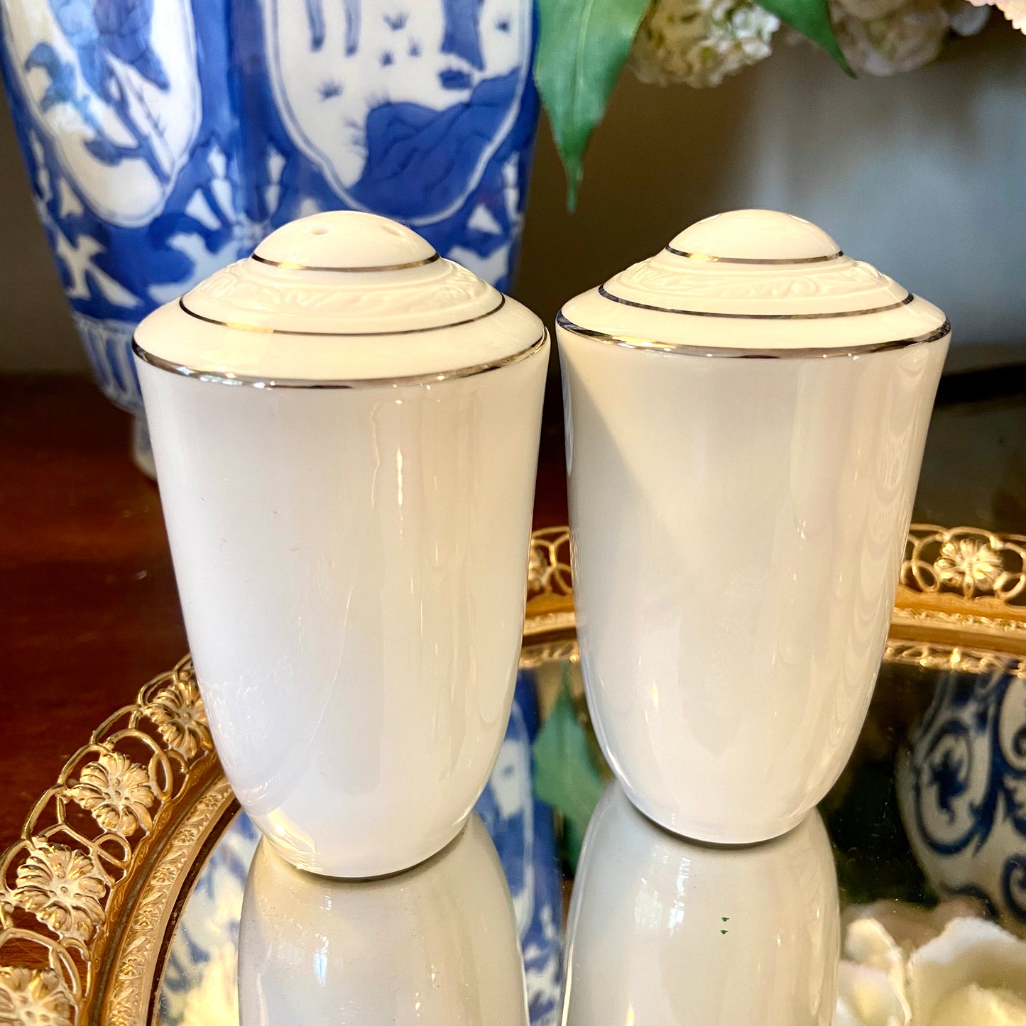 Vintage designer NORITAKE salt & pepper white and silver Shaker Set,