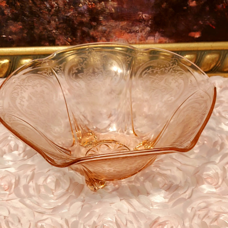 Pink Centerpiece bowl by Hazel Atlas, 10 in.