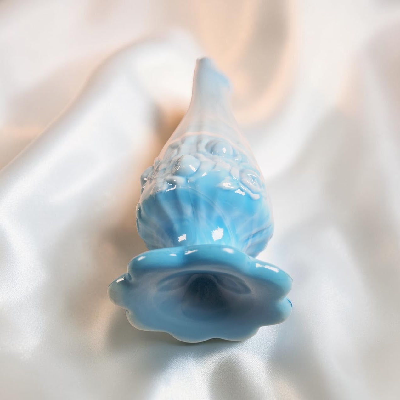 Fenton Blue and White Marble Swung Bud Vase, Cabbage Rose Pattern