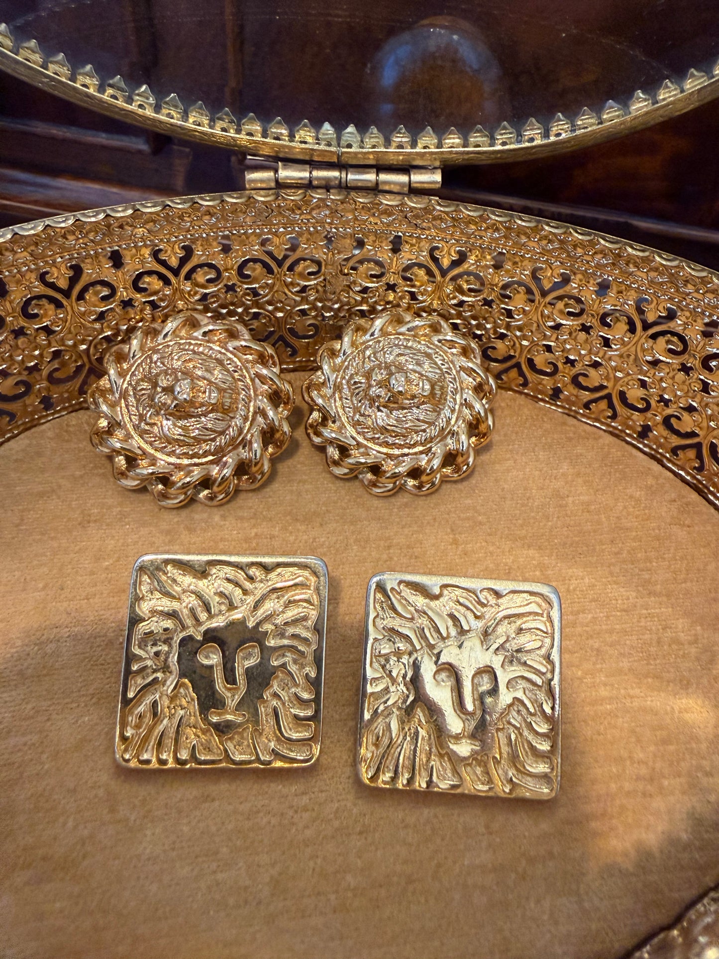 Vintage 1980’s Anne Klein Square Lion Pierced Earrings