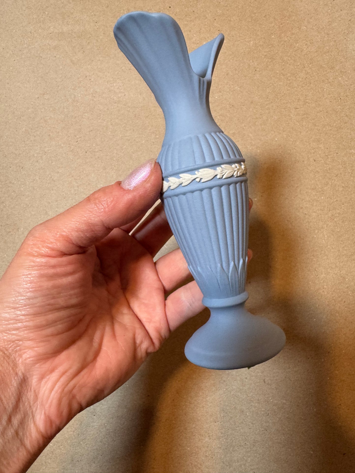 Live 06/15 blue lavender Wedgwood lotus bud vase