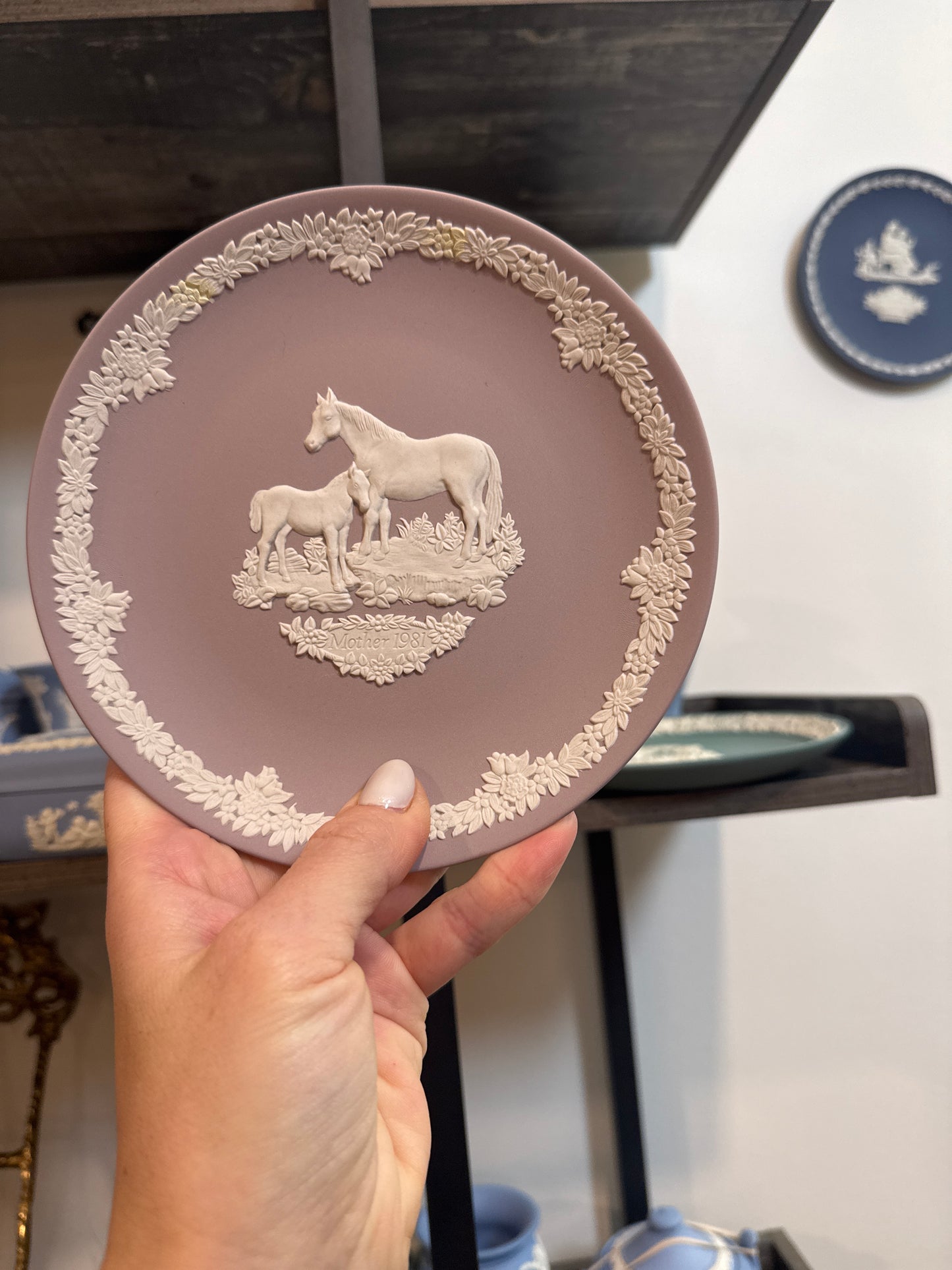 Wedgwood lilac Mother plate 1981