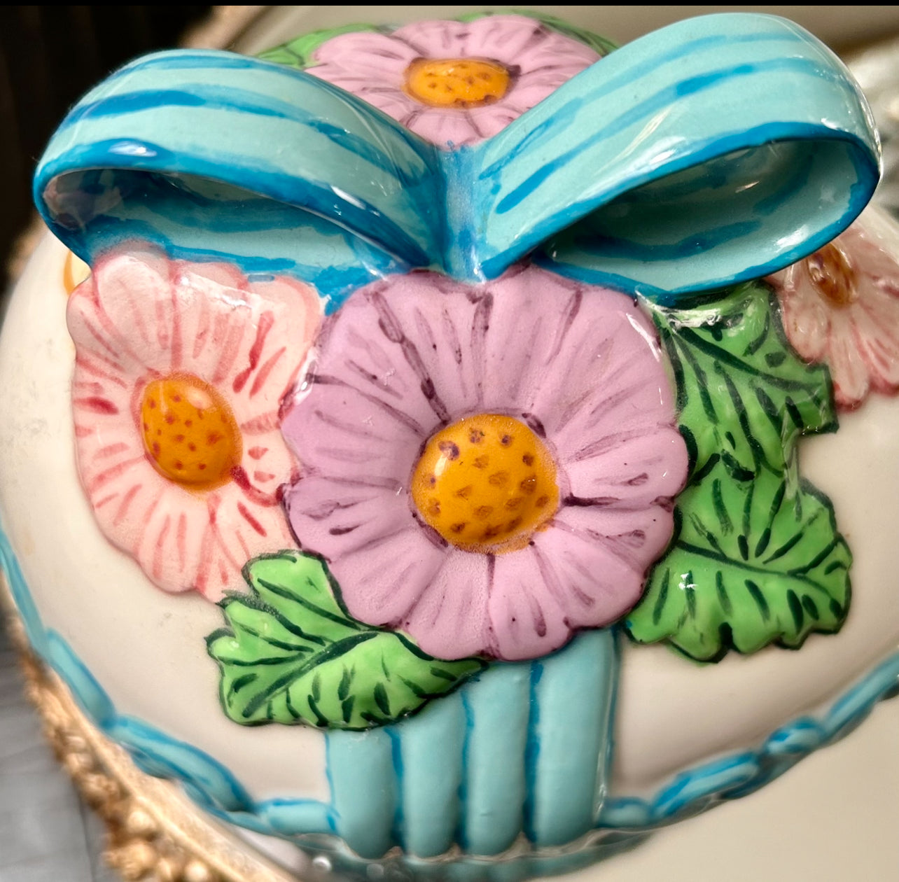 Precious egg with bow lidded candy dish decor