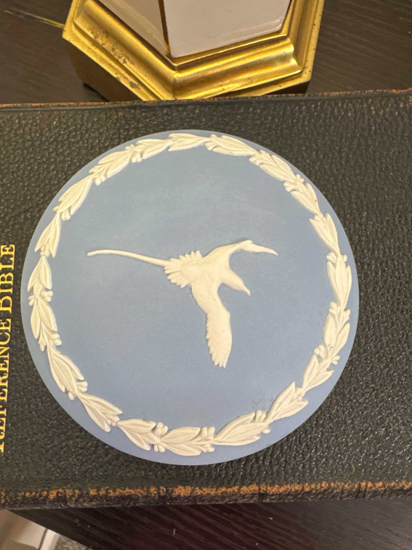 Wedgwood rare lavender light blue cupcake trinket box with long tail bird