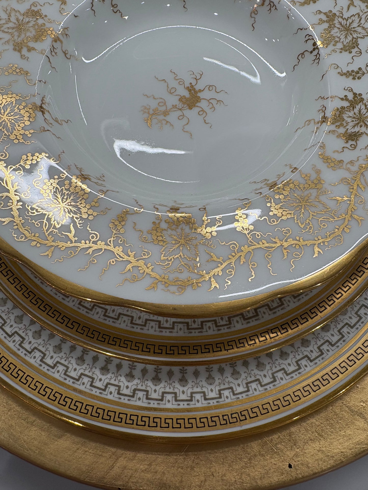 Stunning Set (12) King’s shallow bowls, 8 3/4”D - Pristine!