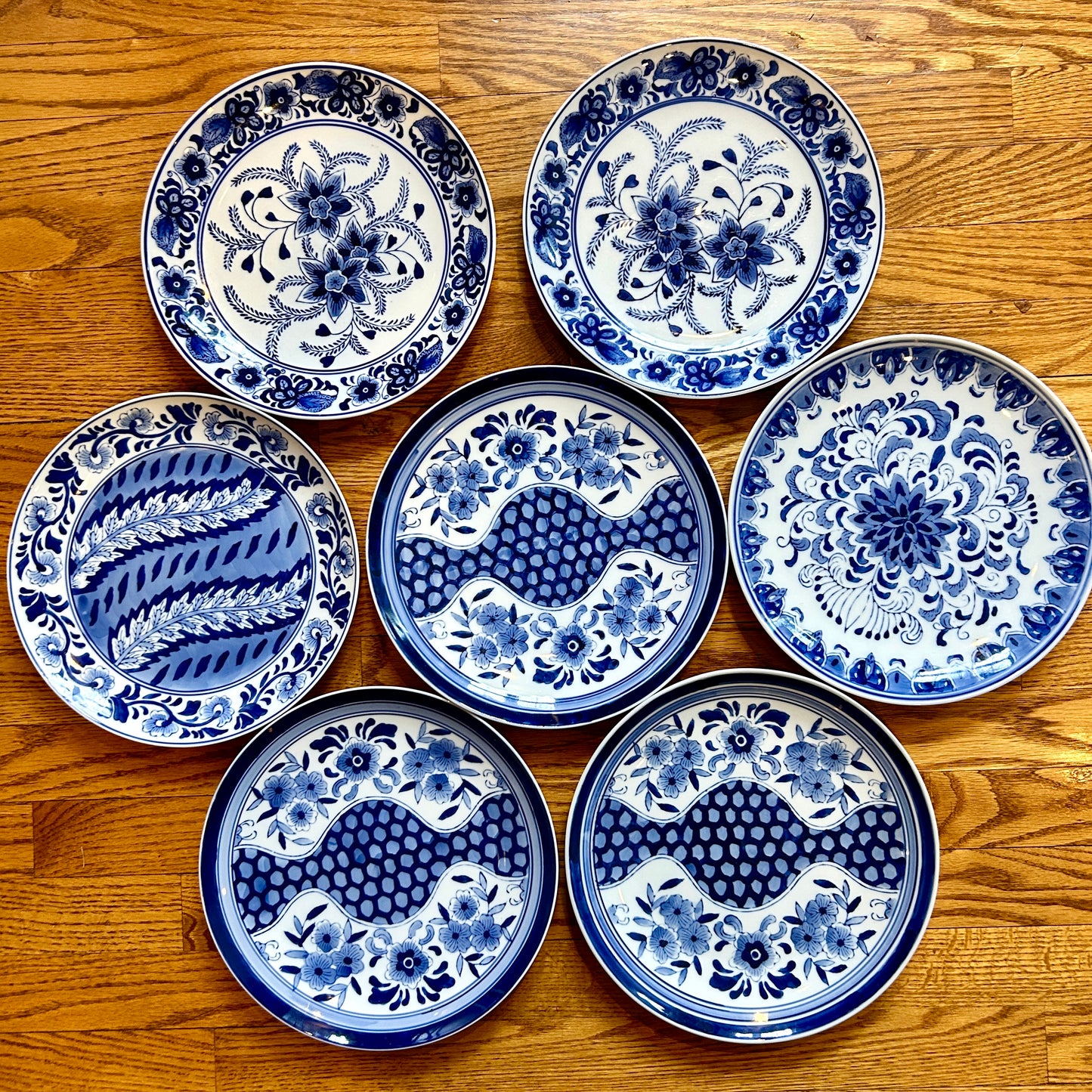 Set of 6 vintage chinoiserie blue & white 10.5 d plates