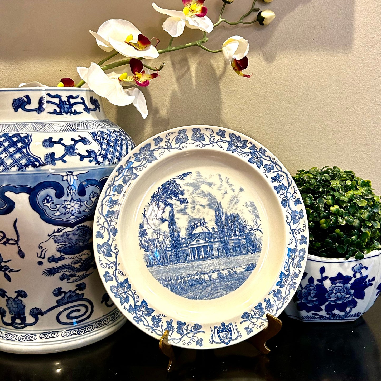 Older Vintage Wedgwood blue and white Collectors plate