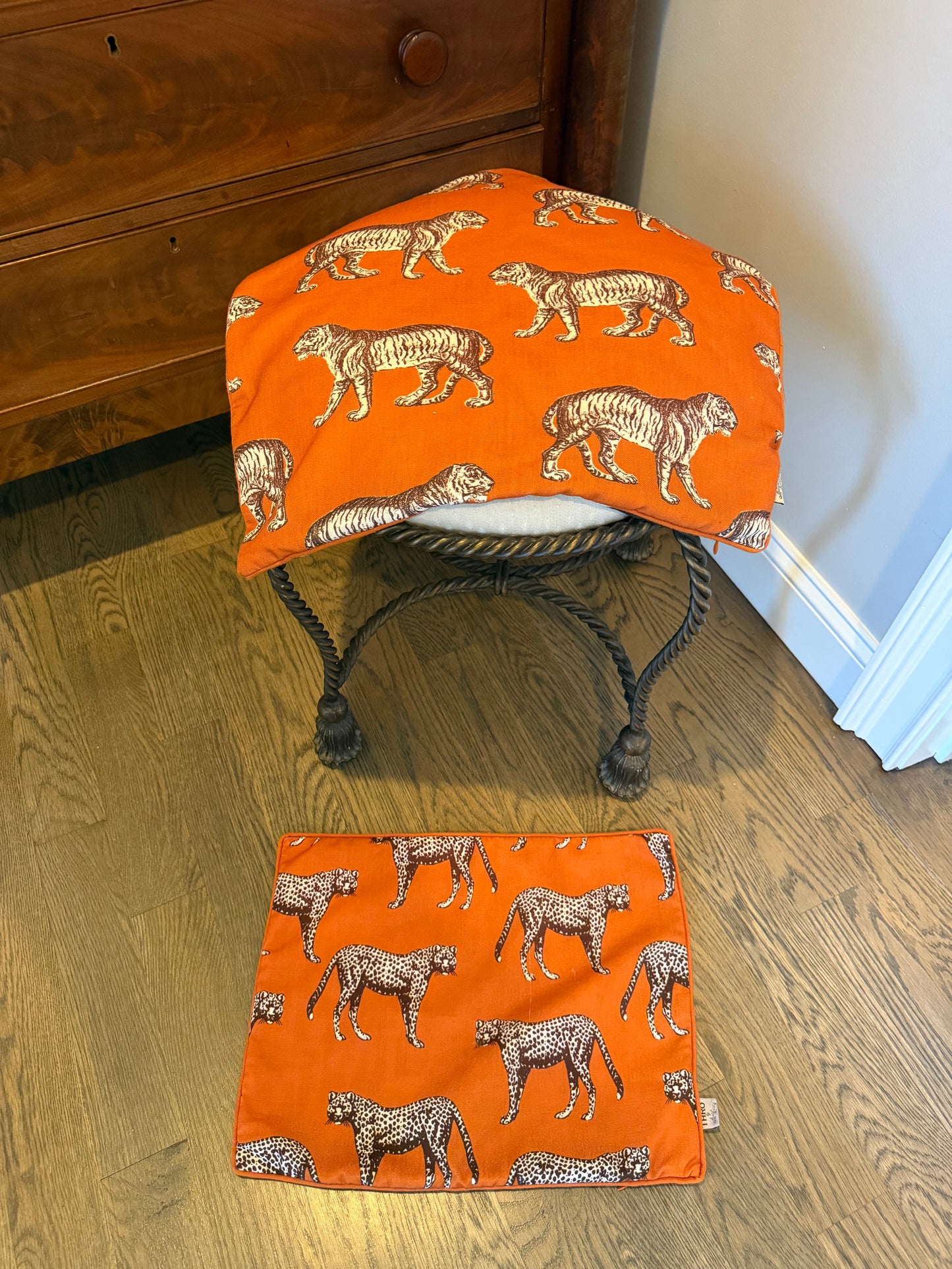 Vintage Hollywood Regency Tassel Footed Heavy Stool 19x18.5”