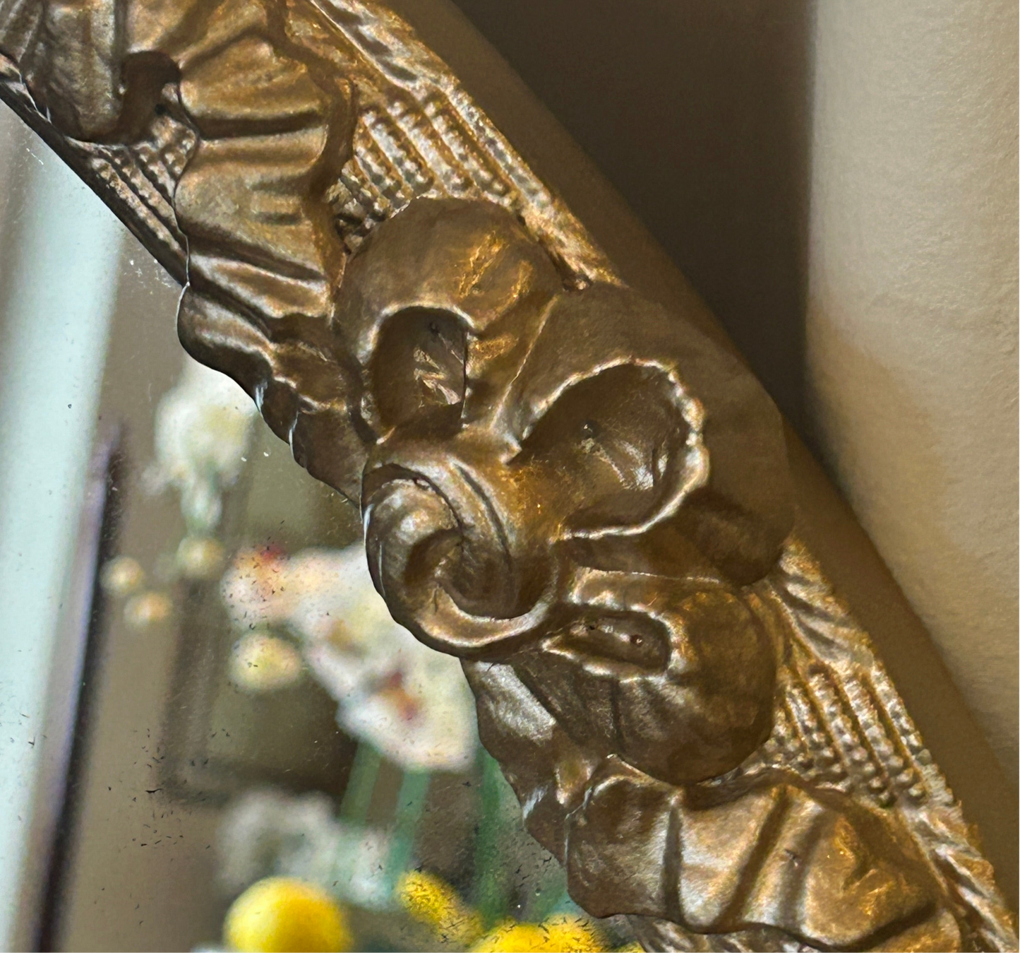 Older Vintage gold gild now & tassel round Mirror 30.5 in Chicagoland pu