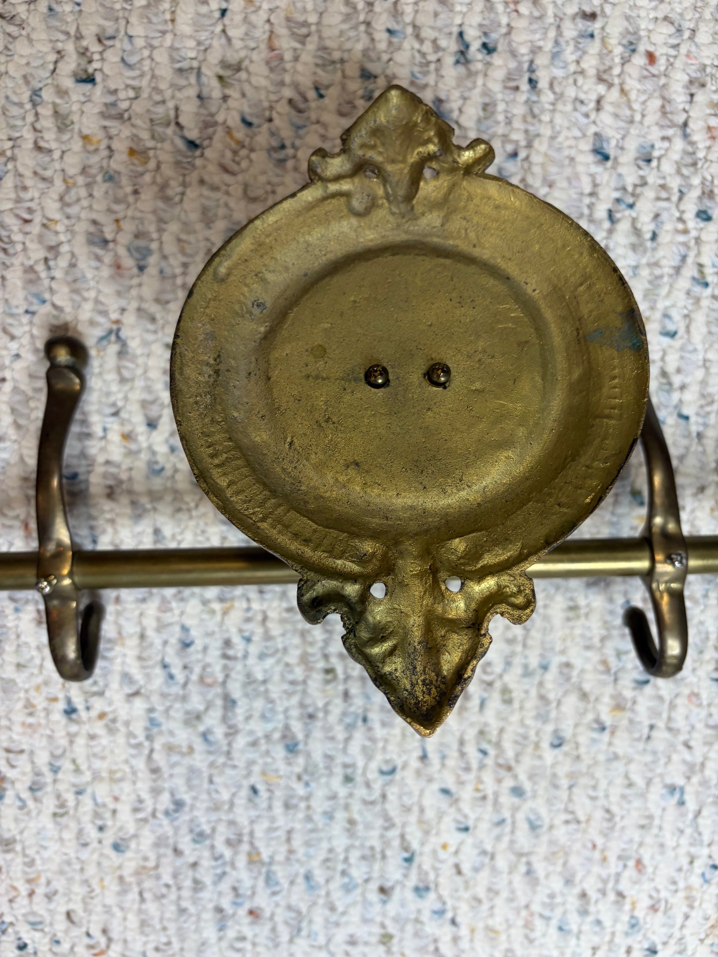 Stunning vintage brass equestrian horse rack with 5 hooks!