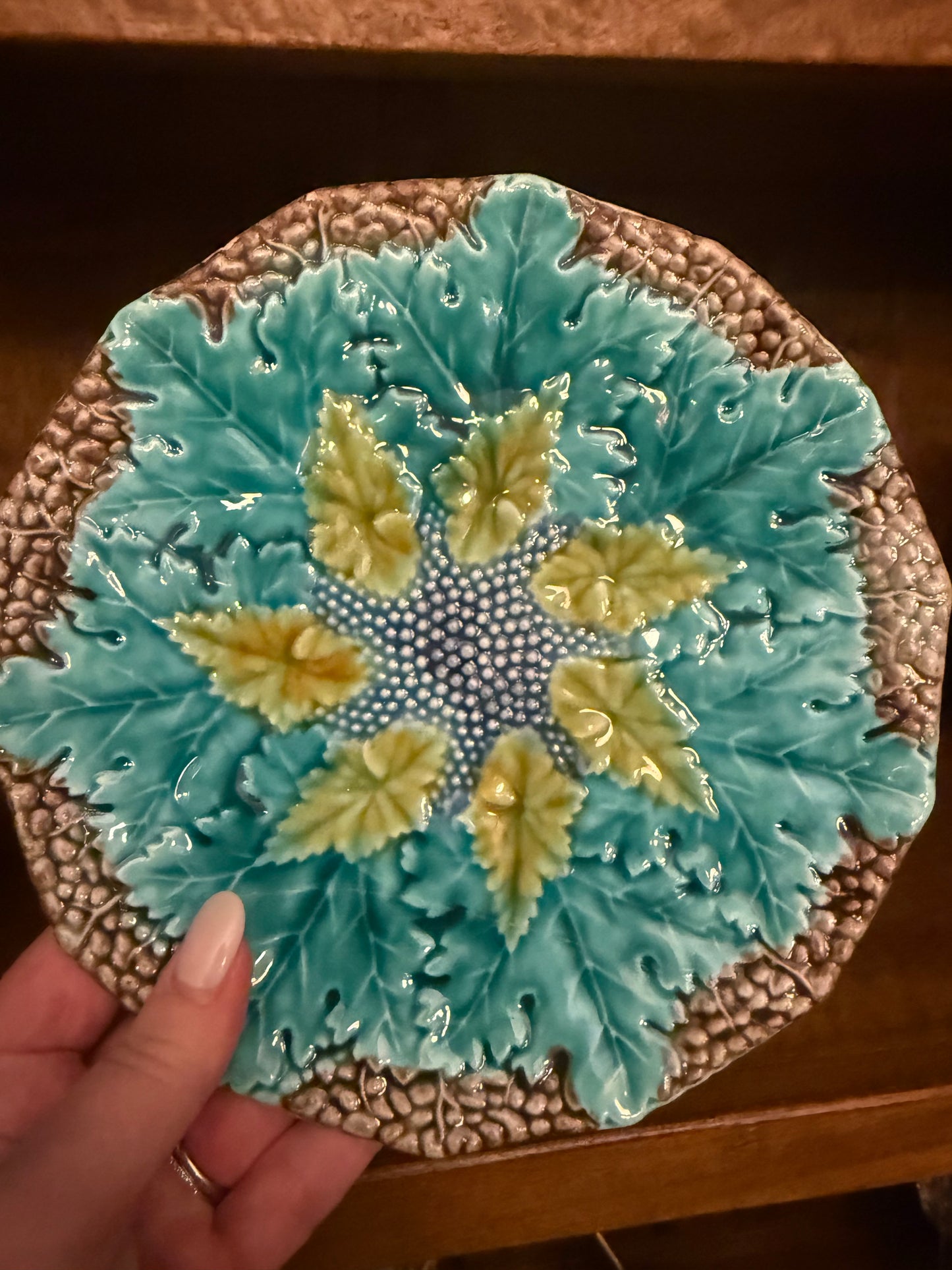 Live 12/2 Mary Lou - Repaired Majolica Leaf Plate