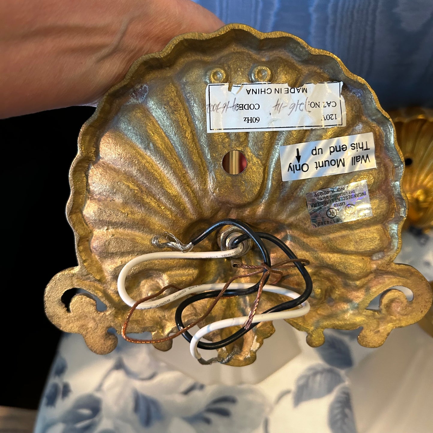 Rare chic Hollywood regency style clamshell brass wall electric sconces