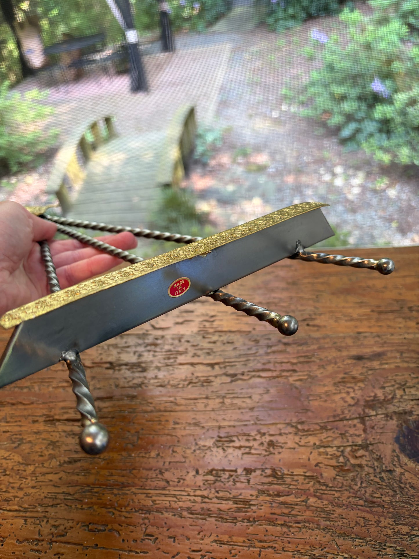 Lovely Italian brass and metal stand!