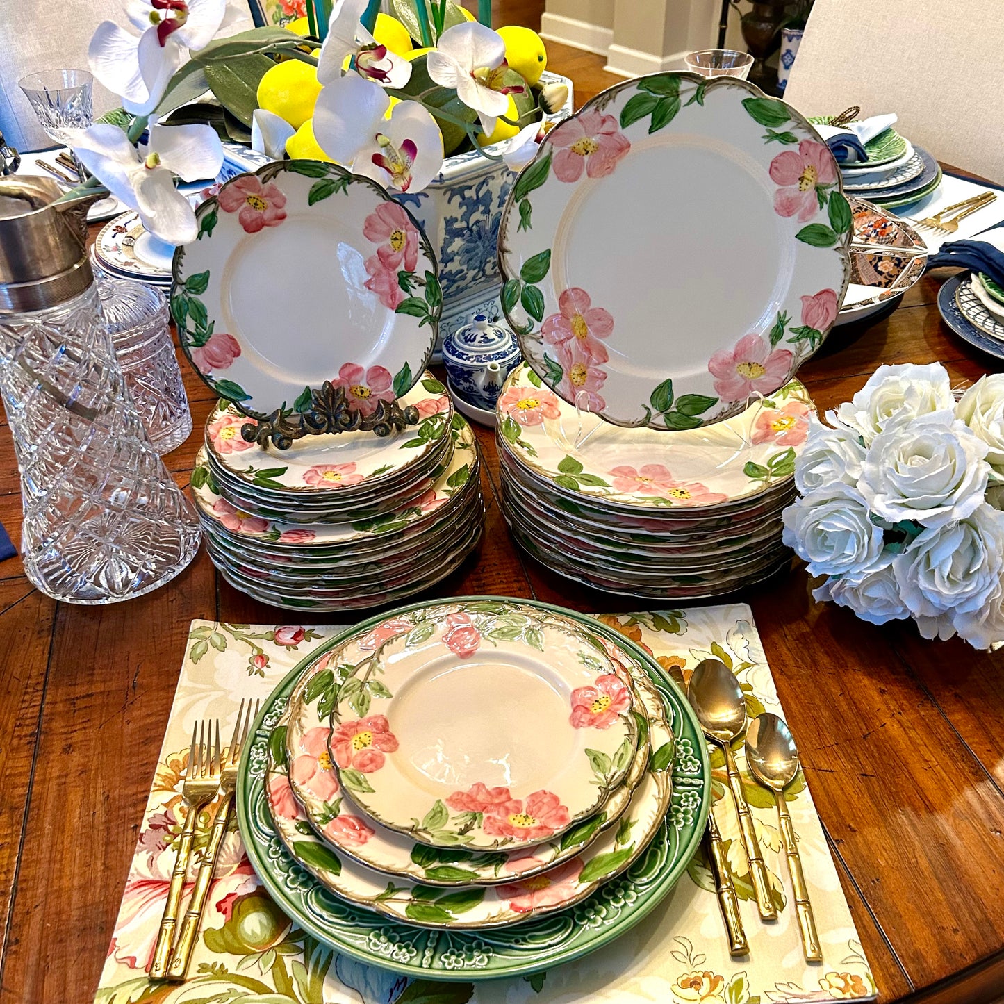 Lovely Set of 2 vintage Franciscan Desert Rose 8.5 d luncheon plates
