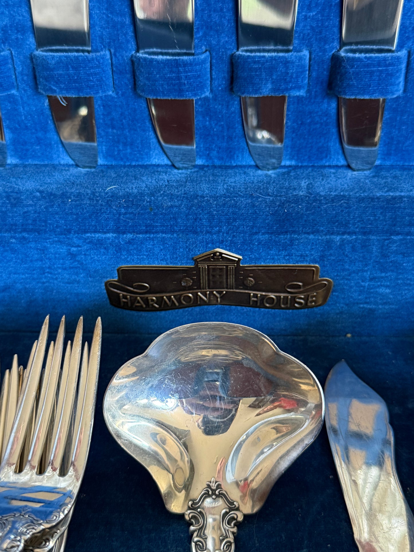 Gorham Unmonogrammed Chantilly Sterling Silver 75-Piece Flatware Set W/ Storage Box