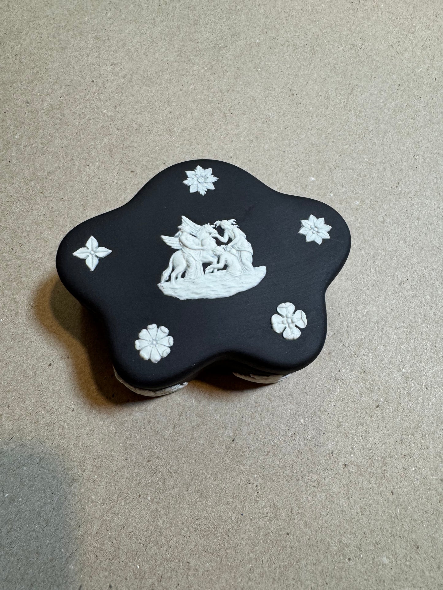 Black bassalt Wedgewood lidded flower box 3.75x2.75x1.5