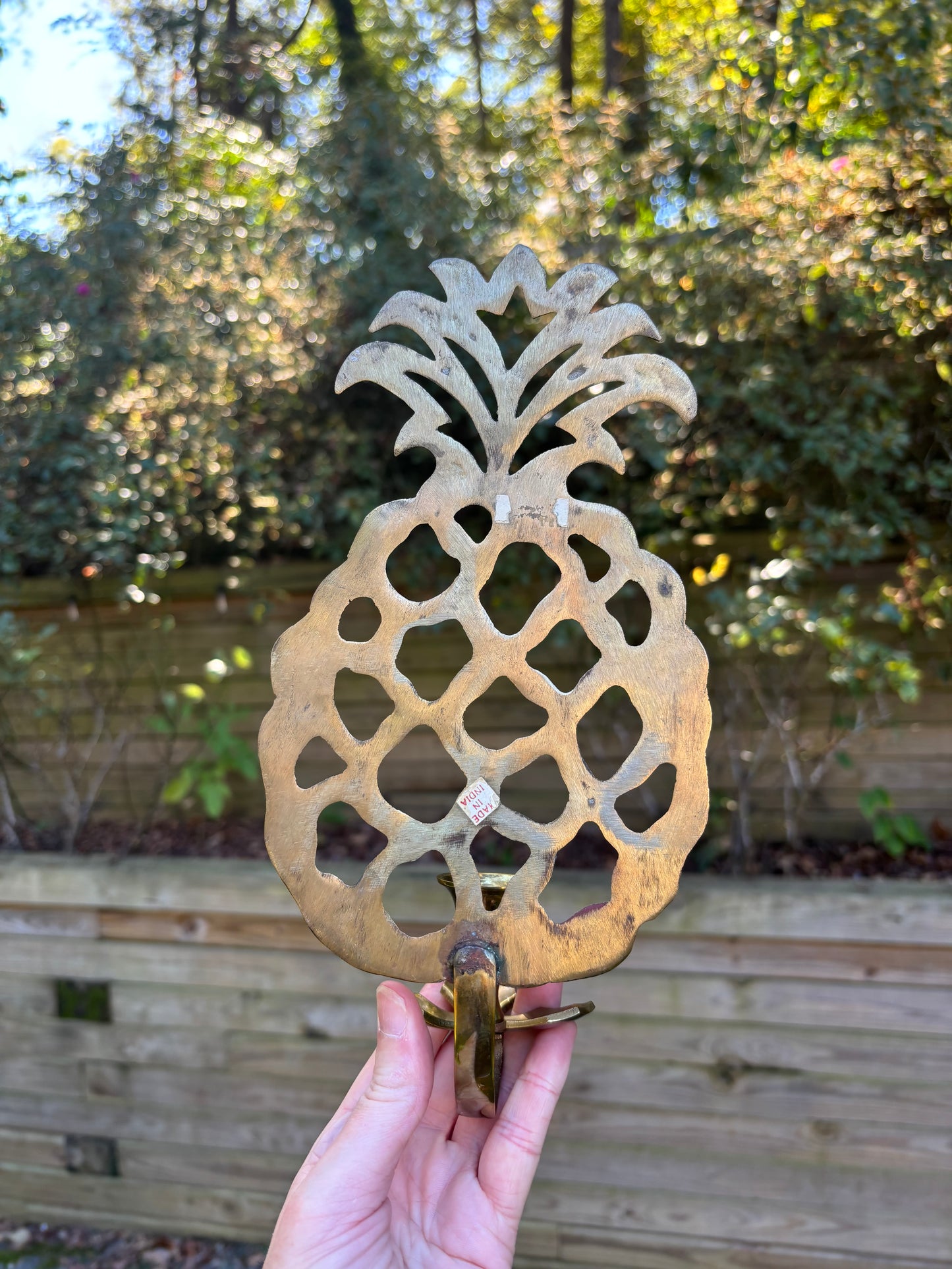 Single brass pineapple sconce!