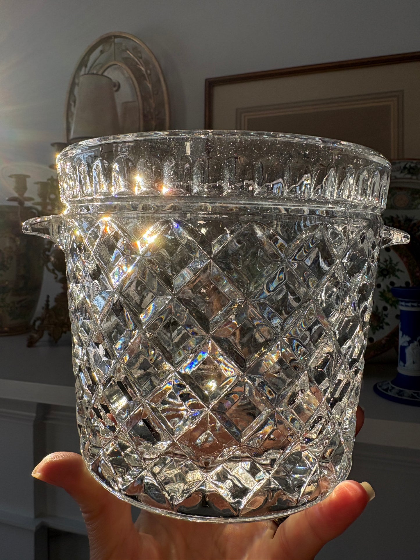 Live 2/1 Reserved YY Diamond cut crystal ice bucket