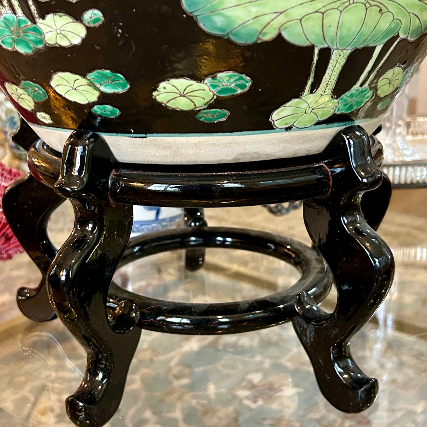 Rare and spectacular massive planter in noir famille botanical design, 20.5" Tall - Pristine!