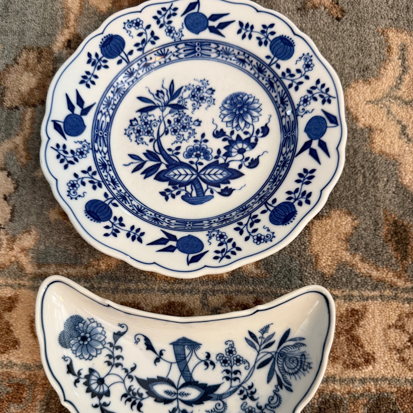 Set of 4 Blue & white blue onion crescent salad & bone plates