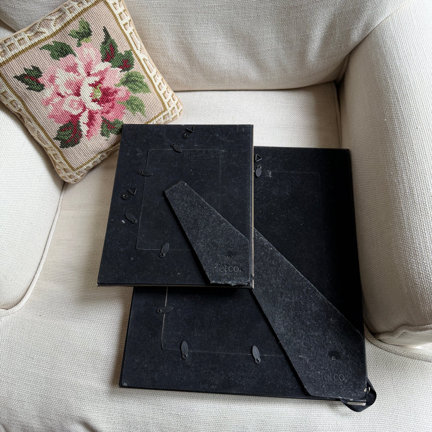 Set of 2 baroque style photo frames