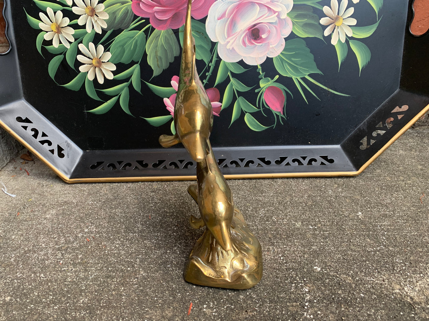 Lovely brass dolphins figurine - Great condition!