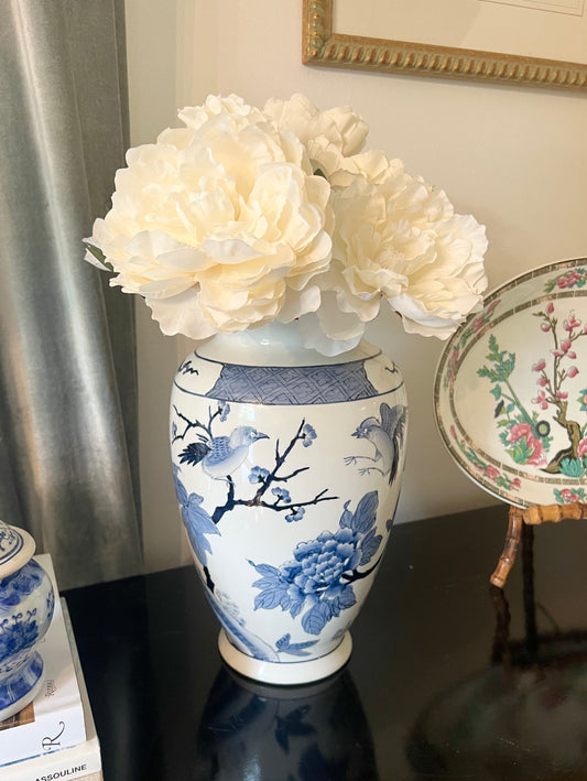 Gorgeous Large Classic Blue and White Vintage Chinoiserie Vase