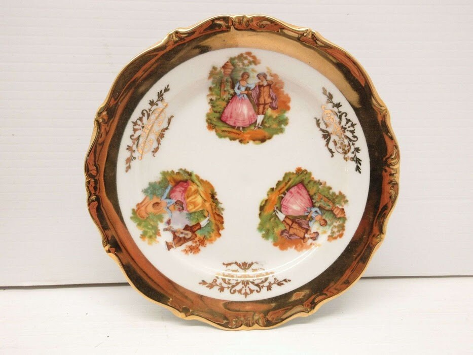 Italy Fine Porcelain Tureen soup set, 22k gold trim