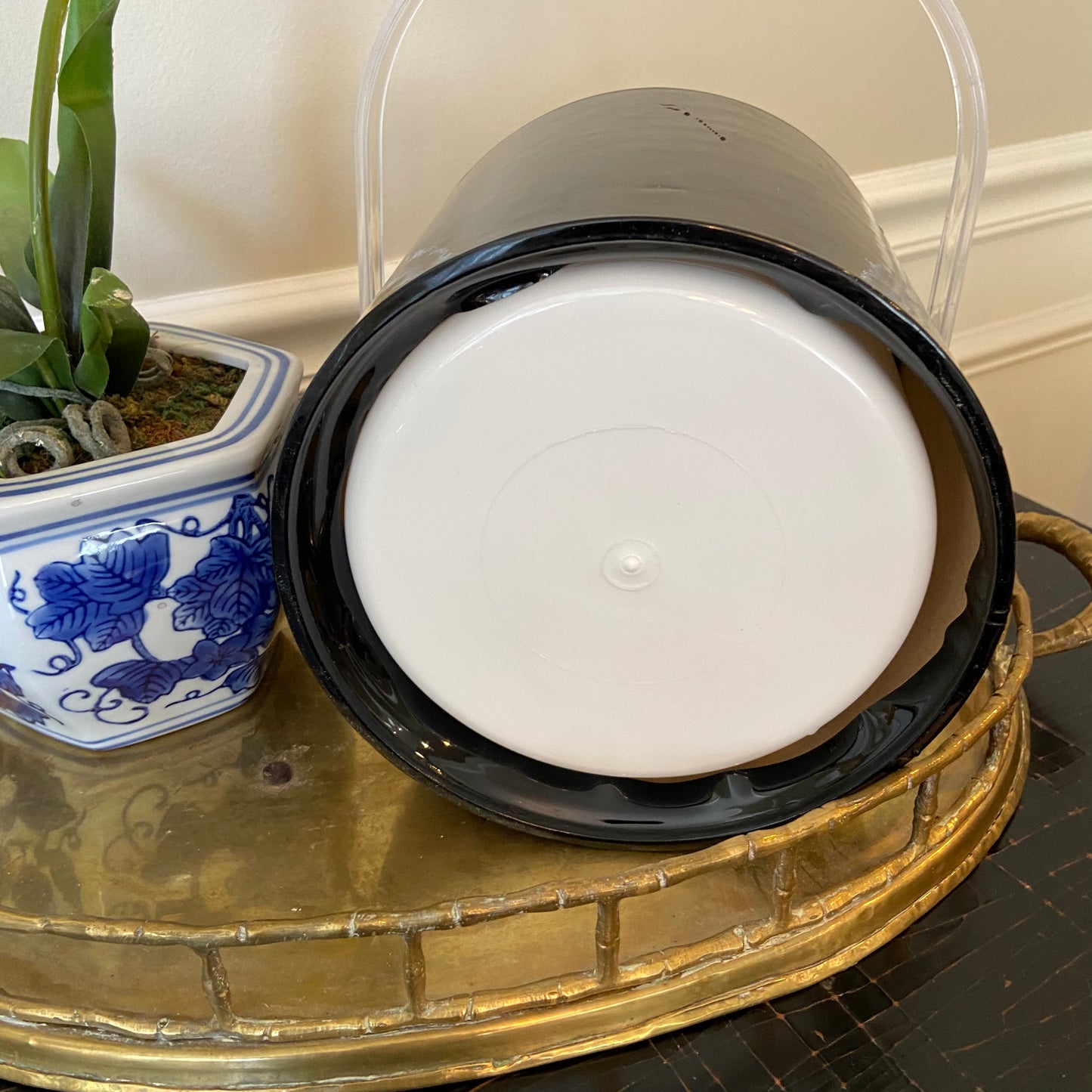 Retro chic vintage shiny black ice bucket