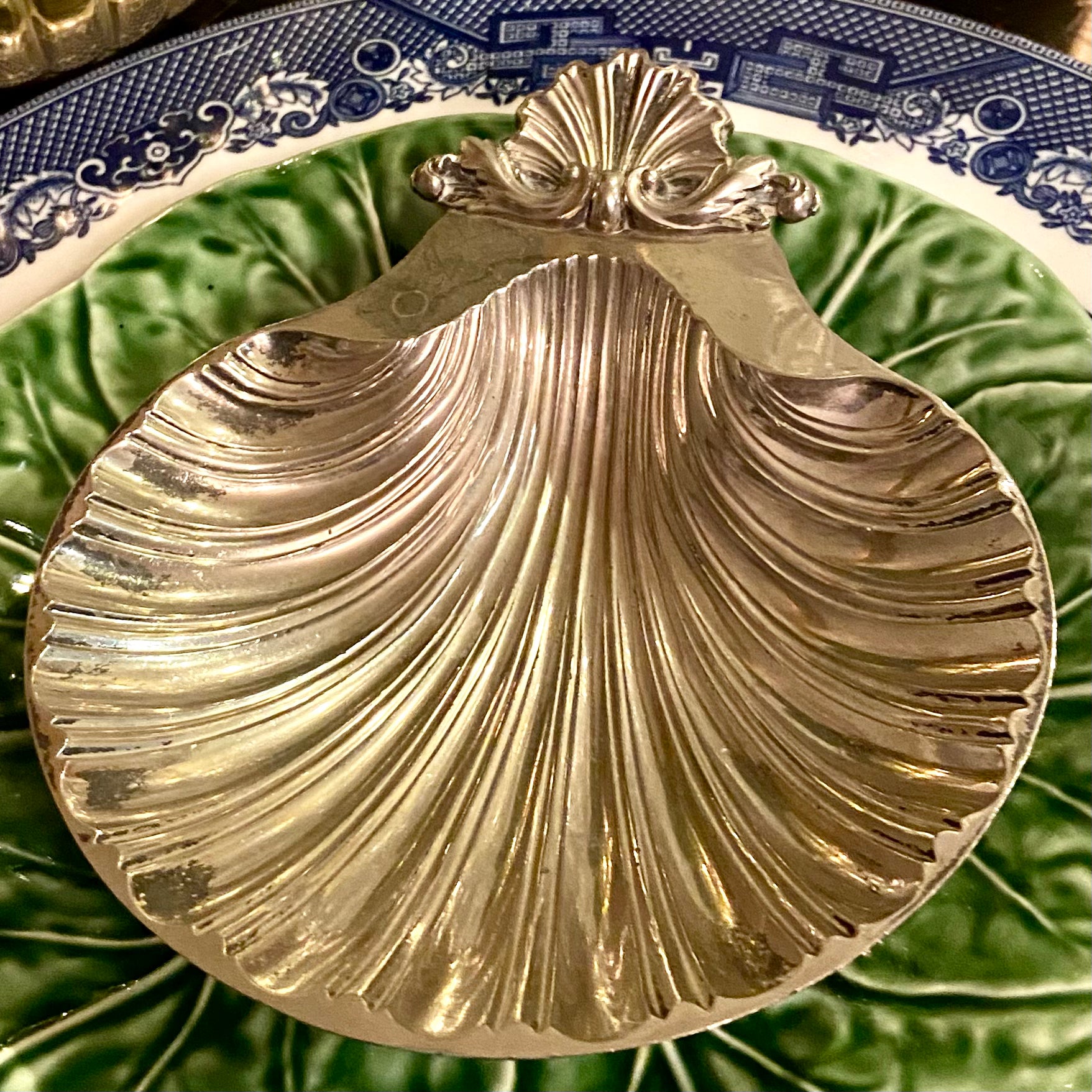 Chic palm beach regency silver plate footed vintage clam shell trinket dish