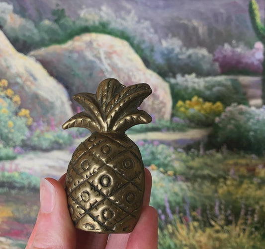 Sweetest brass pineapple paperweight! Excellent condition!