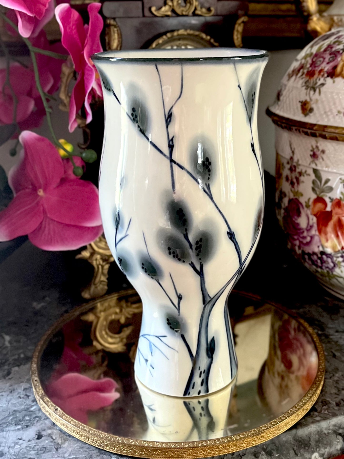 Live 06/05 Willow Blue And White Vase