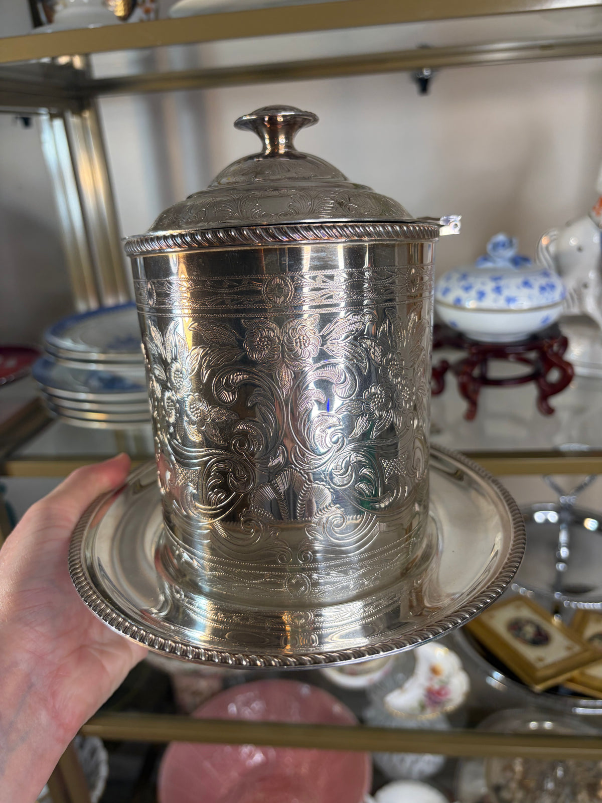 Stunning antique silverplated Barker Ellis biscuit jar!