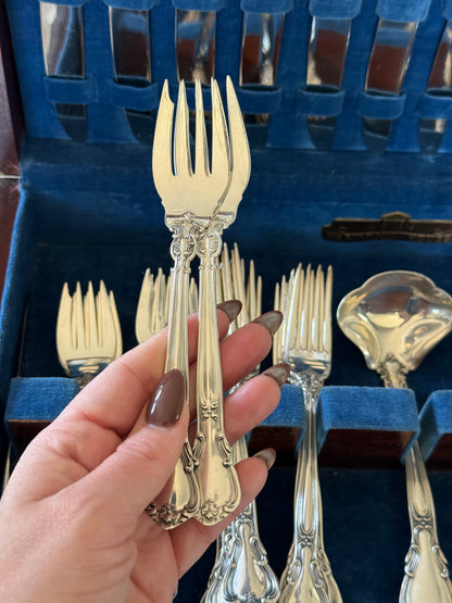 Gorham Unmonogrammed Chantilly Sterling Silver 75-Piece Flatware Set W/ Storage Box