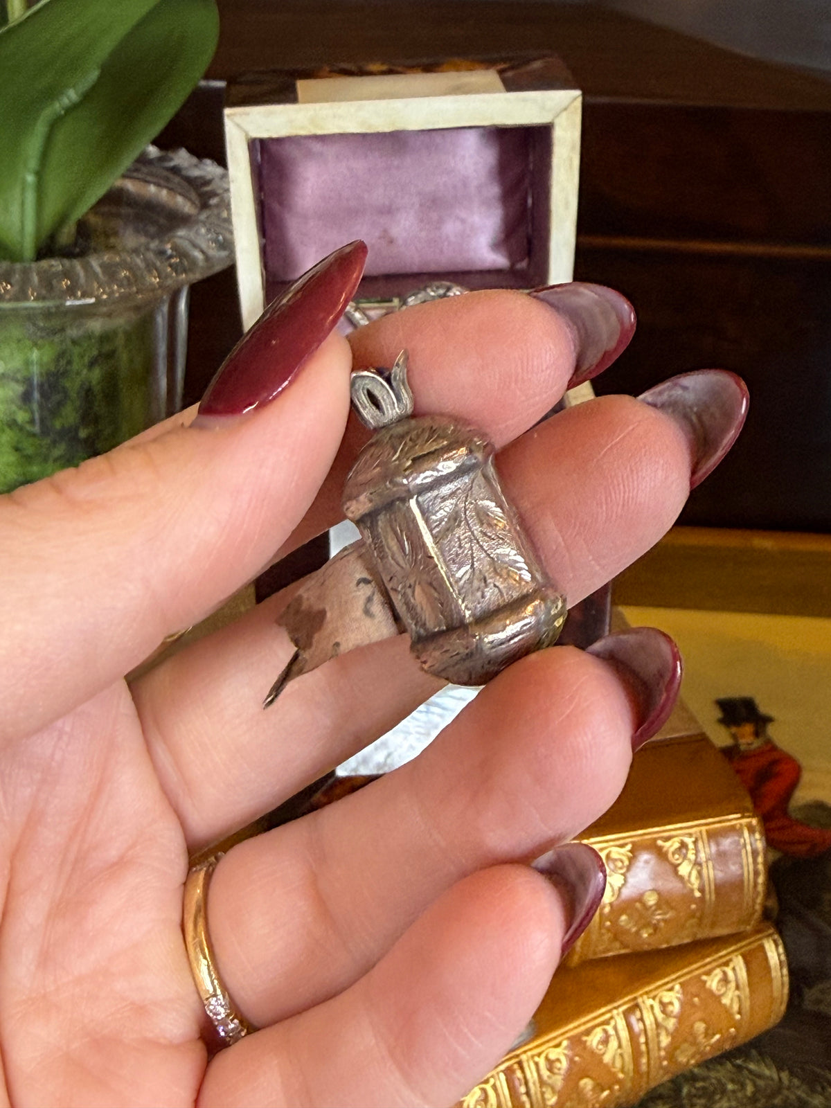 Antique Victorian Tshell & Mother-of-Pearl Sewing Etui | Complete Fitted Sewing Box | Lavender Satin Interior | Jackson-Mitchell Provenance | 4”