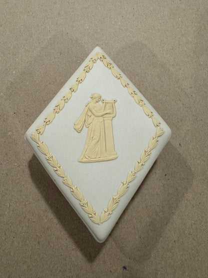 Wedgewood yellow white trinket box 5x4x2” rare