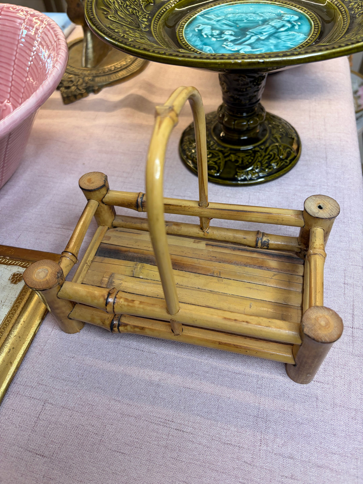 Vintage bamboo caddy with two glass bud vases!