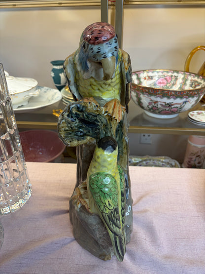 Incredible parrots figurine!