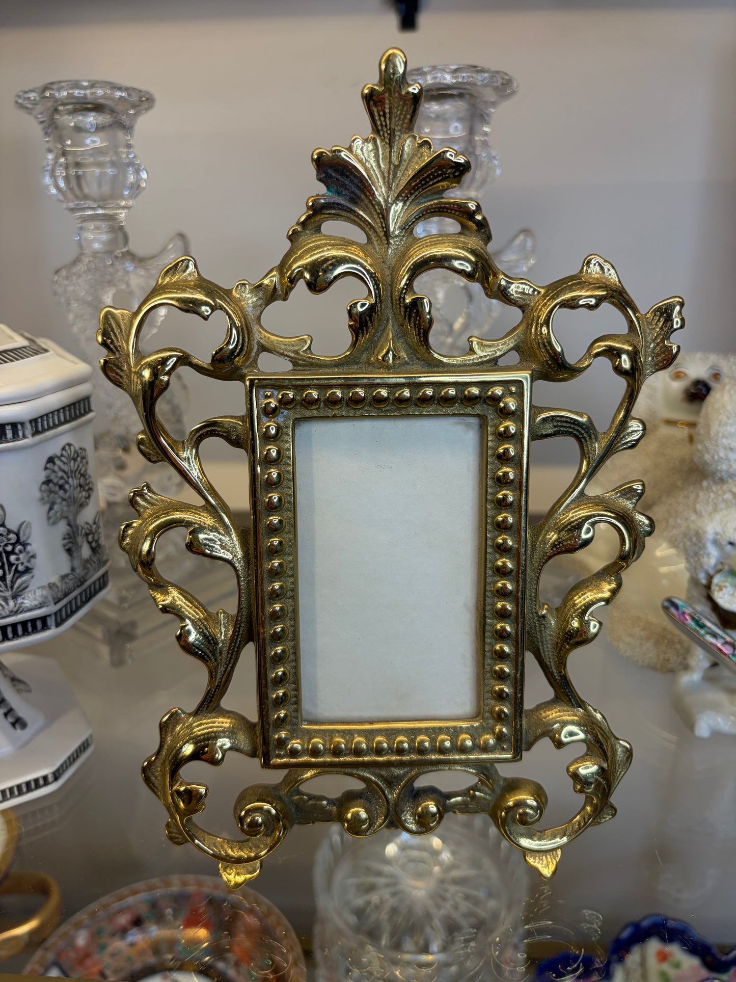 Lovely Virginia Metalcrafters ornate brass picture stand!