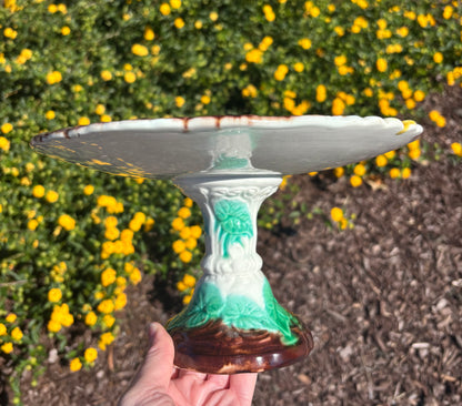 Stunning Majolica Begonia Leaf pedestal cake stand! As is! Measures 10 1/4” x 5.5”.