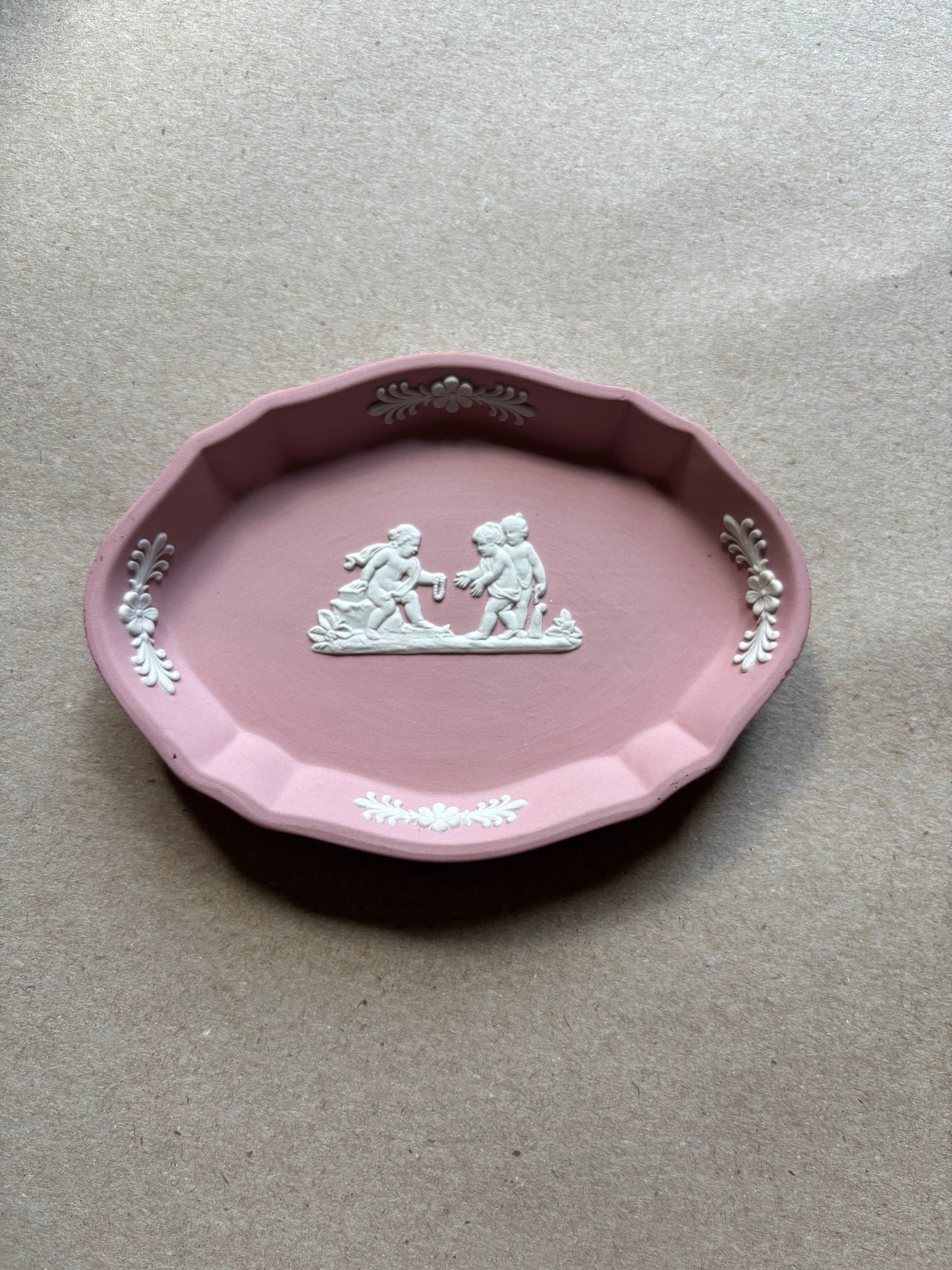 Beautiful oval pink dish Wedgwood