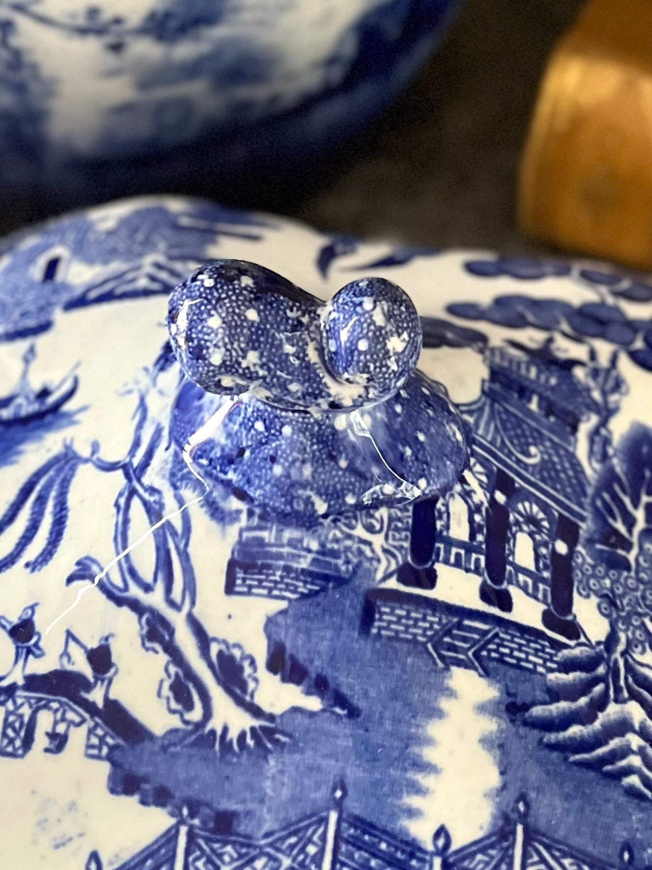 Live 08/28 Antique Ridgways Staffordshire England Blue Willow Covered Vegetable Dish - stamped