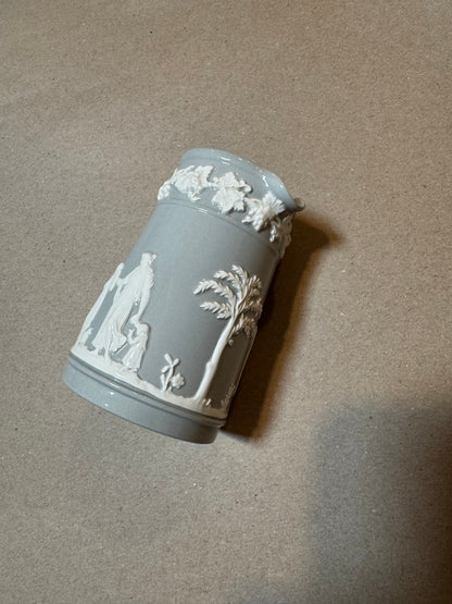 Live 06/15 sage green grey pitcher Wedgwood