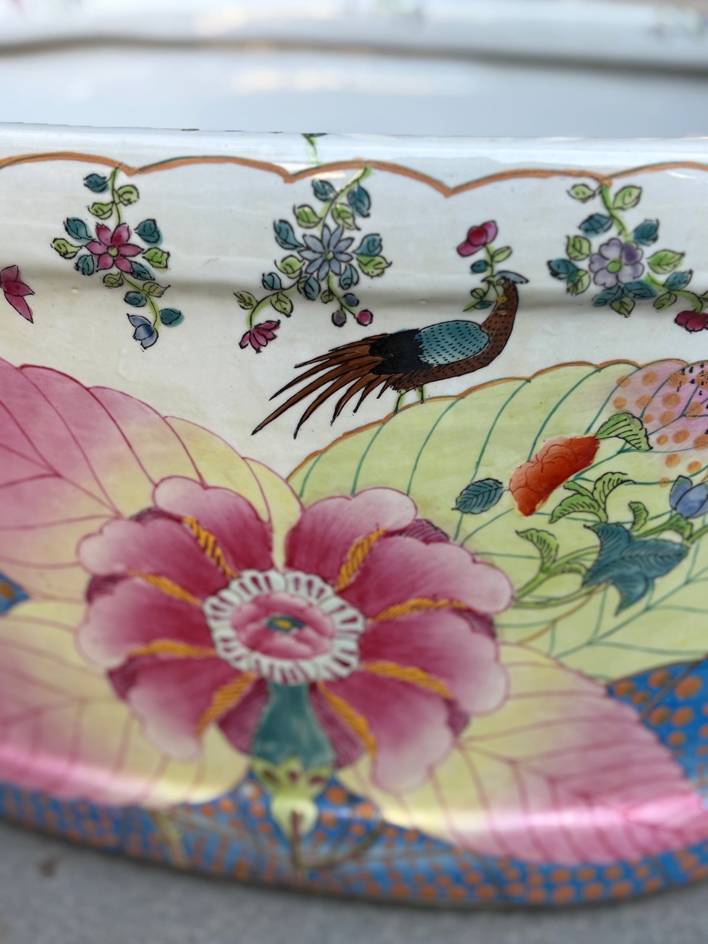 Large Tobacco Leaf Footbath - AS IS