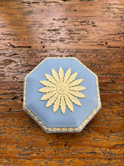 Wedgwood Flower trinket box!