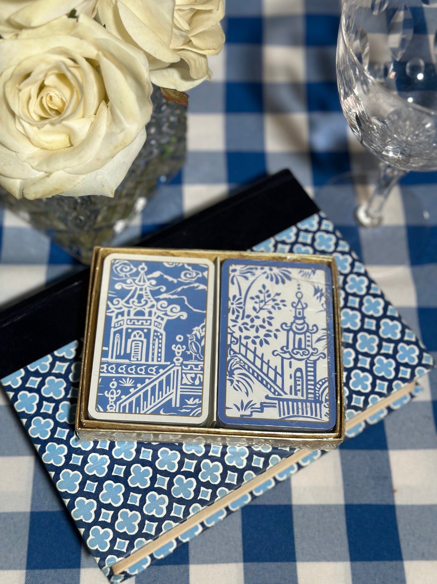 Caspari - Blue and white pagoda playing card set