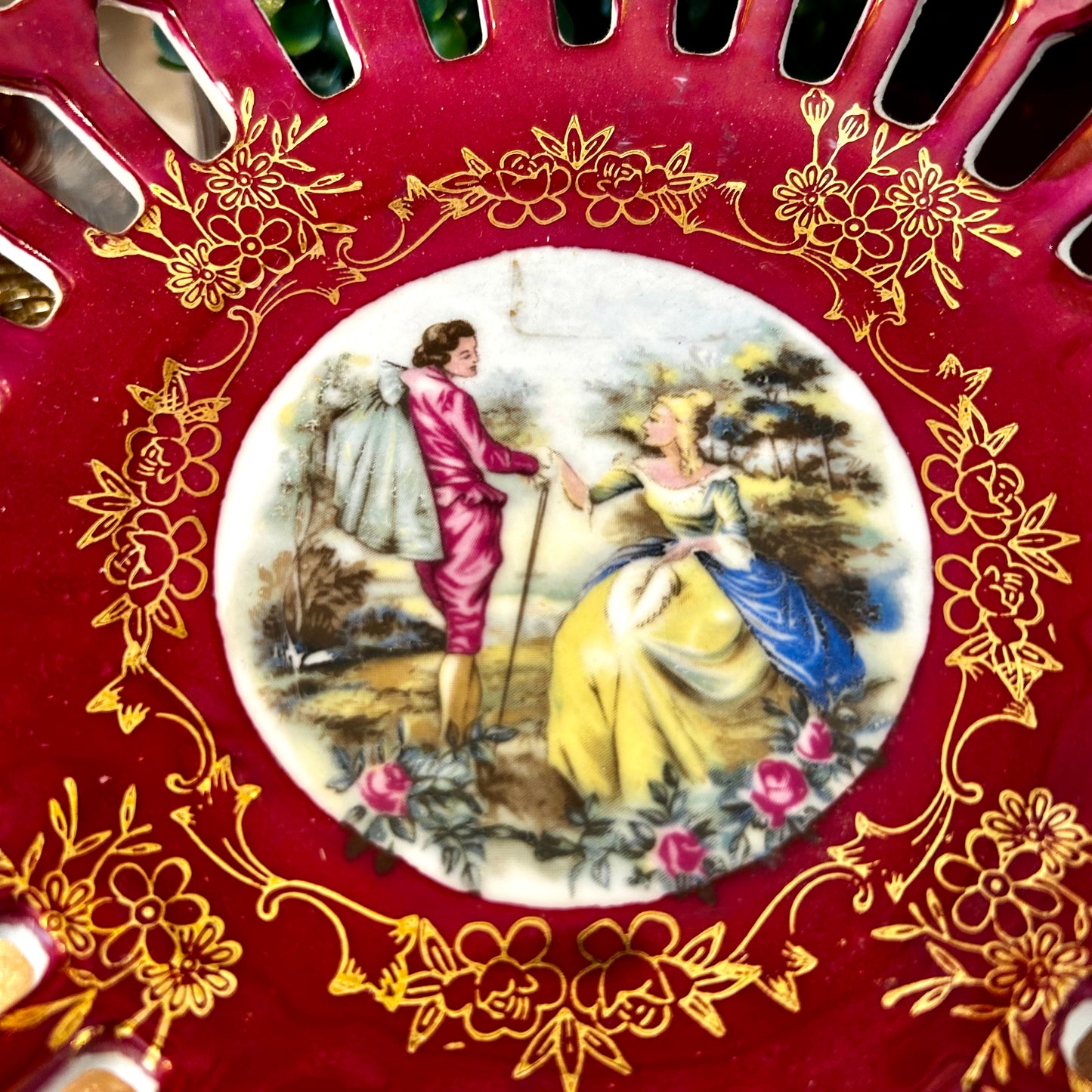 Stunning antique porcelain Italian lattice reticulated footed bowl