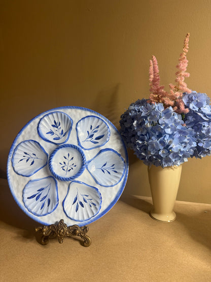 Reserved blue and white oyster plate